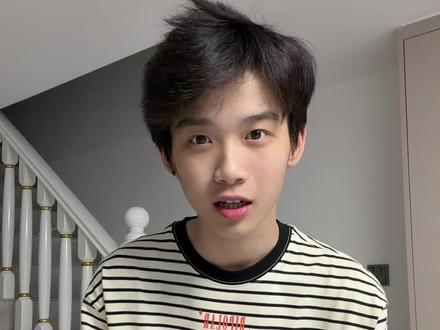 什么叫萌脸骚?#小椰🥥摇3 #萌 #卡点舞#BIPOLAR #侯明昊