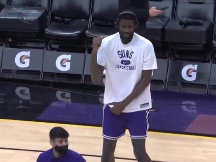 艾顿涅槃重生?誓要告别洁癖型中锋,努力训练打脸看不起他的人! #艾顿 #艾顿目送约基奇抢篮板 #太阳队