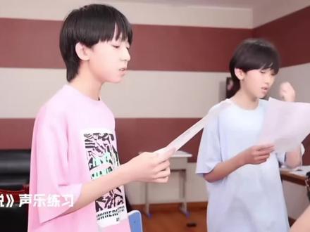 两个人23年时好青涩啊 《解脱》夭折的双人舞台#奇文