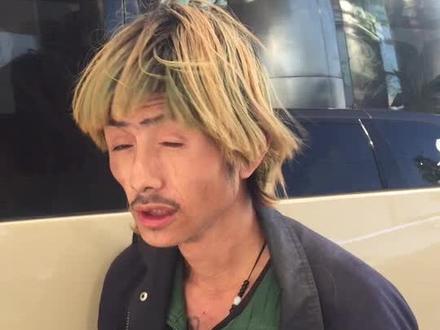 每个人都有看球评球的权利,人家就是热爱痴迷足球,为了看球,捡瓶子卖,去买500¥一张的北京国安年票!👍