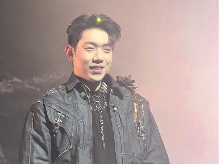 茶花开了,该回家了!#加木 #茶花开了 #王睿卓 #加木上海巡演