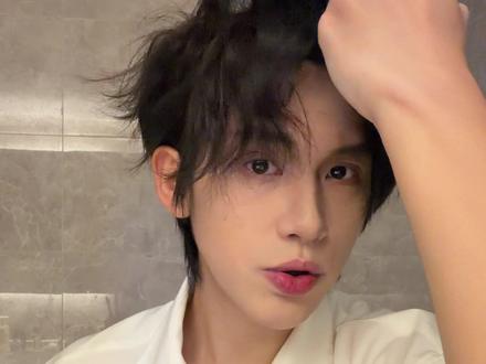 说白了真搁现实谁不想演上那么两集 #日车宽见 #赫兹变帅跟练 #傻子 #发型干货