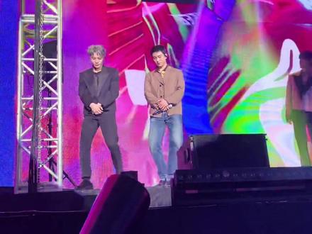 #got7 #林在范 #段宜恩 #王嘉尔 #朴珍荣 王狗朴狗太会扭了 老段看见比心立马回应 真的爱了 刚刚好👌🏻