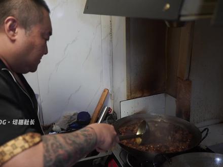 花38在阿彬羊排饭吃到扶墙出,鸡蛋丸子小菜鸡蛋汤全都无限吃,口味也是嘎嘎香 #食味知秋 #同城美食 #跟着抖音来探店 #同城好店推荐 #艾特你的饭搭子请你吃 @DOU+小助手