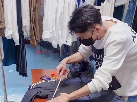 羽绒服整体改小 短短两分钟视频 背后是付出多少心血的代价 #奢侈品修复 #手艺人