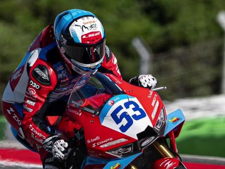 张雪802RRWSBK夺冠意味着咱们国产不比进口差! #张雪820rr #张雪机车 #张雪WSBK夺冠