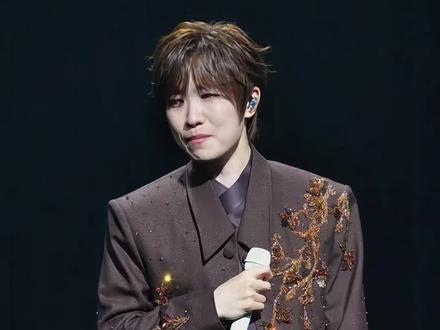 徐良哭着念给本兮的信,全场泪崩#徐良 #徐良深圳演唱会 #徐良演唱会 #本兮 #徐良演唱会爷青回