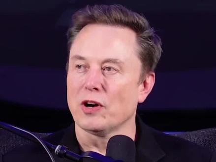 技术越进步,硬件越倒霉?这个逻辑很多人没看懂!
谷歌一篇论文,把内存需求砍了6倍,推理提到8倍。这狠狠打脸了过去几年“大力出奇迹”的硬件堆料论。
以前是拼谁的硬件贵,现在是拼谁的算法省。
这就像你刚办了健身卡准备减肥,人家告诉你躺着也能瘦,这谁受得了?
我觉得这是AI去泡沫化的开始,硬件的暴利时代可能要终结了。#科技圈 #AI #认知觉醒 #yisuclaw #投资逻辑