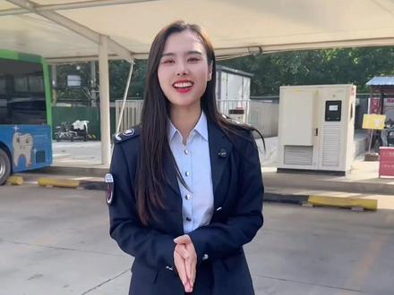 105路邢台顺德路新兴街口——今麦郎北生活区。
冬季发车时间,邢台早班6:10分,晚班18:00;今麦郎早班6:20分,晚班18:05分。#邢台 #公交车