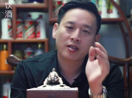 茅台纪念酒这么多,谁才是第一款?竟然是它?发行1998瓶,茅台公司自己留了一瓶,一定要看到最后#酒知识 #茅台