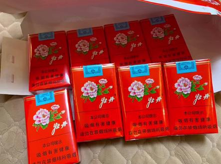 #牡丹 333 ,16元一包,曾被炒到100一包,非常稀缺!我都是一天抽一口😂#小中华 ##吸烟有害健康