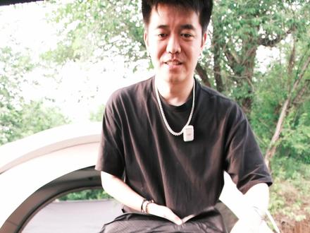 奥迪A3也能玩床车搭建! 借着周末出去露营的机会,给大家再拍一次详细的床车搭建流程。很多粉丝都在问床垫,床垫渠道我留在了上一条视频里。但加上床垫渠道后导致数据很不好,所以再发一次~重点都在视频里了,有需要帮助的友友欢迎点个关注再提问吧~
#奥迪A3 #床车露营 #后备箱露营 #把车当床 #奥迪改床车