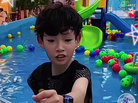 小朋友宝宝都爱看的搞笑视频小朋友都爱看#3到6岁儿童益智早教动画#奥特曼儿童动画片#亲子互动#益智动画#0到3岁早教儿歌 吃糖果的小朋友搞笑视频