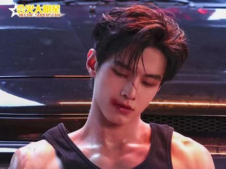 比误会先解开的是哥哥的裤腰带#何与#靳朝#双轨#颜值