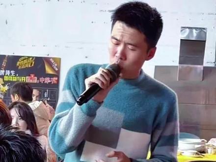 帅哥给100让我挑战西海情歌,唱不好我倒给100?#真实生活分享计划 #大排档歌手 #喝酒唱歌 #民间歌手 #汽水音乐