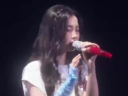 虞书欣居然被质疑假唱 小石榴们第一个不答应#娱乐