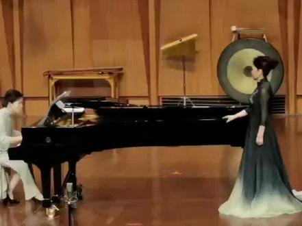 女神老师演绎的《幽兰操》!爱啦爱啦#音乐会 #抖音小助手 #民族声乐 #上海音乐学院 #声乐 #幽兰操 #声乐演唱