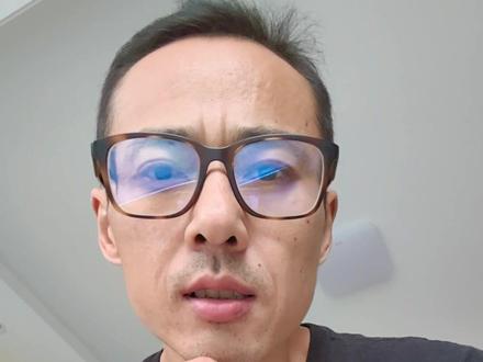 #亚运会媒体包里都有啥?一起来拆“盲盒”!
杭州亚运会主媒体中心MMC(Main Media Centre)为参与本届亚运会报道的官方注册媒体记者准备了“媒体资料包”,除了《媒体指南》这样的常规配置,也给辛苦的媒体记者准备了一些小玩意和小物件。
同样,在亚运村入住的媒体也得到了一些本届亚运会赞助商的小礼物。贴心不贴心,就见仁见智了。大皖新闻记者 蒋楠楠