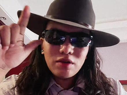 其实每次拍完一条,紫姐都会和我确认发音是否标准,她在这方面特别认真#生命树 #杨紫 #白菊 #藏语 #胡歌