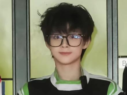 谁来告诉小思罕他过敏了啊#陈思罕 #tf四代 #养成系 #时代峰峻 #物料