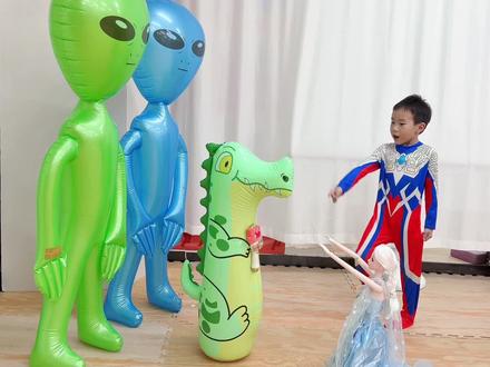 芭比娃娃的能量棒 #小赛罗打怪兽 #小赛罗奥特曼 #小赛罗真的太牛了 #奥特曼打怪兽 #奥特曼动画片3-6岁奥特曼打怪兽