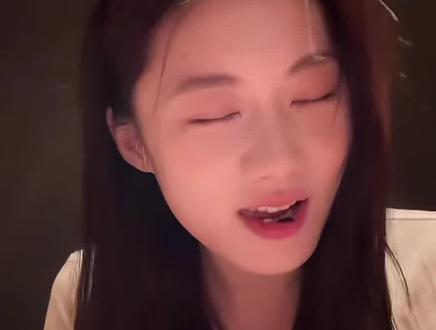 富婆哦 吃饭还有伴奏#少惹胡说 #少惹 #胡说少惹 #胡说行家 #上热门🔥🔥粉丝一千万 @DOU+小助手 @抖音小助手 @抖音来客官方助推官 @抖音创作小助手