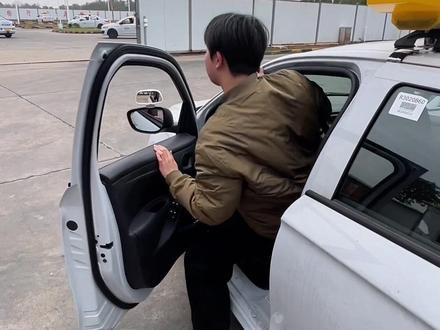 #科目三下车动作 科目三靠边停车之后先别急着下车,需要把下车步骤都做完才能下车,否则很有可能导致挂科#驾校学车 #科目二 #创作灵感 #赣洪驾校小胡教练