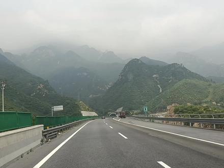 山东出发自驾锡林郭勒盟大草原一路走来~经过华北平原,燕山山脉,草原天路,坝上草原,塞北草原,沙地丘陵,到达锡林郭勒盟大草原全程1400公里。