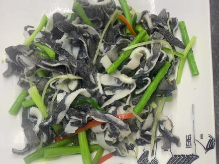广东大厨原来是这样白灼牛百叶的,难怪不柴没骚味,快收藏。