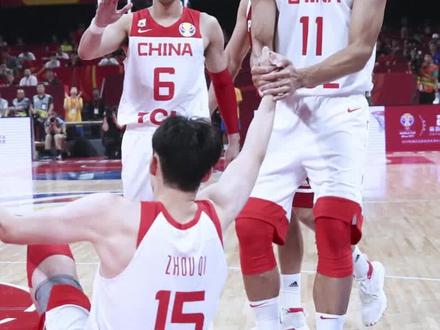 中国男篮和日本1分钟2次冲突,裁判都懵了,谁料还有疯狂大逆转!#抖音篮球季 #dou来为中国篮球加油 #中国男篮