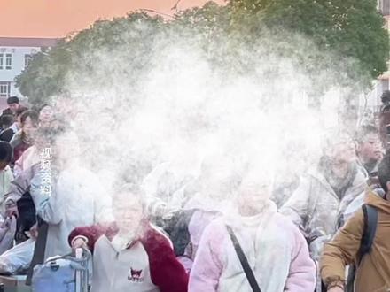 江苏已有多个班级临时停课 #校园 #江苏 #流感高发期