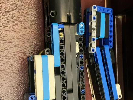 乐高积木冲锋枪原理解析。