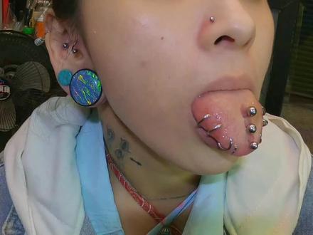 钉钉狂魔,9个舌钉 #穿孔师 #舌钉 #唇钉 #酒窝钉 #眉钉 #脐钉 #舌头