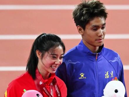 全运会赛场上 福建选手何锦櫶大方亲吻“四川甜妹”刘峡君 官宣恋情