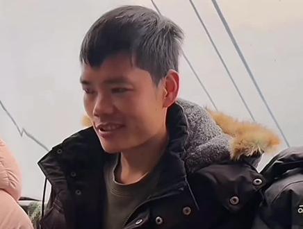 老六荒野趣事不断,建哥与大宋互怼日常,建哥被怼“渣男,吐籽的男人”#一定要看到最后 #万万没想到 #热点 #老六荒野 #趣事 @抖音热点