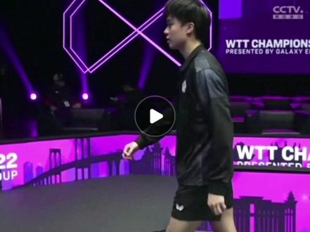 WTT澳门冠军赛,林昀儒赛后采访:“我还是用中文好了”。这个小伙子有点腼腆可爱噢~#wtt澳门冠军赛 #乒乓球 #国乒 #体育 #林昀儒