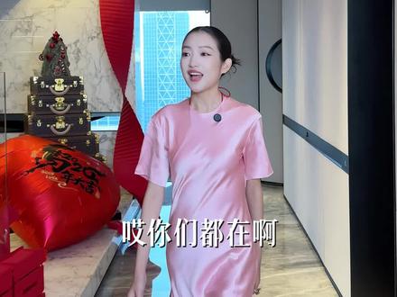 年前小蛮腰 过年吃吃喝喝环游世界 年后 我要放大招#灰灰娇莱雅创始人 #每逢佳节胖三斤 #过年胖三斤 #用抖音记录人生