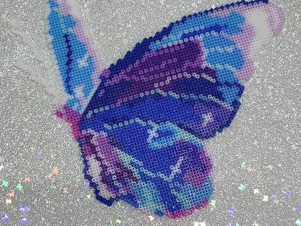 蝴蝶爆改计划🦋爆闪蝴蝶好piu亮 图纸来源:@太可雾啦
#拼豆蝴蝶 #抖音第0届拼豆大赛 #我的拼豆日记 #格利特烫 #拼豆
