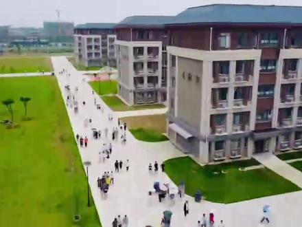 他来了,他来了,荆州学院来了#高考加油