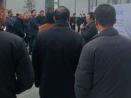 下午,天长市政府杜永冰市长、人大张宏生主任、政协卢金堂主席及各相关单位领导,在秦栏镇徐加林书记、马素莉镇长陪同下,参观我们恒生医疗二期新工厂。
