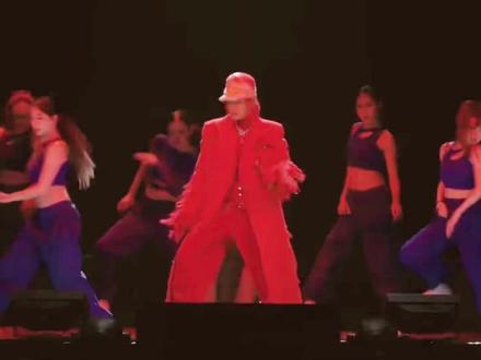 官摄版,陈小春《街角的晚风》,这个角度刚刚好 #陈小春 #街角的晚风 #陈小春宁波演唱会