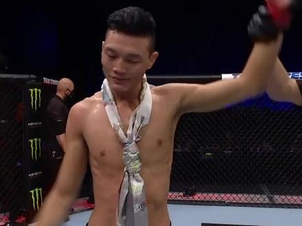 29-28, 29-28, 30-27!@UFC苏木达尔基 稳稳拿下胜利!#苏木ufc三连胜