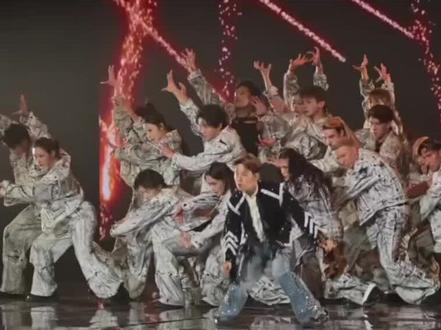 2026东方卫视跨年演唱会~刘宪华舞台演出部分,本人现场拍摄视频#刘宪华 #刘宪华henry #东方卫视 #东方卫视跨年晚会