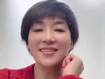 和克拉拉一起学英语!@抖音小助手