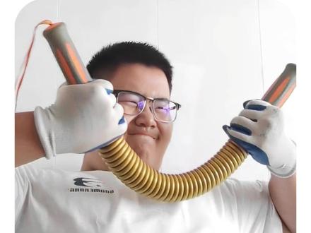 终于知道什么叫天生神力了#天生神力#握力#邪恶猫猫