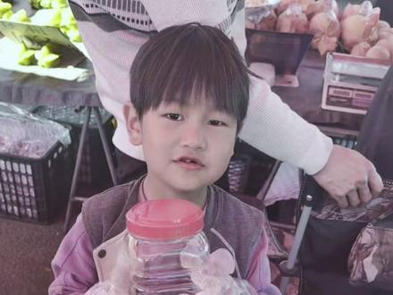 霉豆腐你们都玩上了吗#霉豆腐 #霉豆腐制作 #弟弟