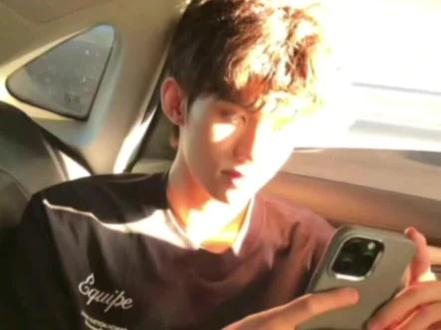 难怪他一直挑衅,原来是觉得我们这一届粉丝带不动啊😭😭😭 不是,谁知道他会从背景音乐开始埋线啊😭😭😭
大家都去云旗抖音考古吧😎#云旗抖音背景音乐 #背景音乐的意思 #云旗 #高嘉辉 #52
素材来源于网络