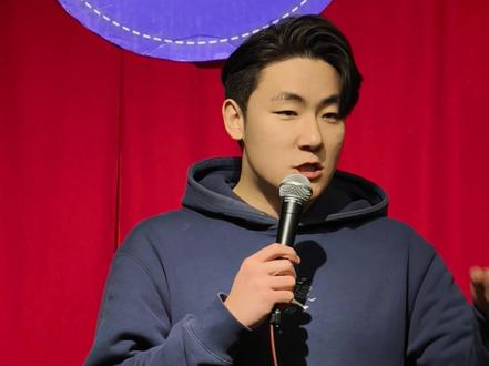 烟台人最能喝! #一铎脱口秀 #偏要喜剧 #特别乌啦啦 #烟台 #乌啦啦在烟台大吃牟平烧烤