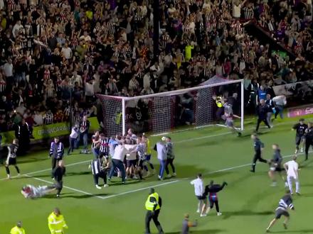 主打一个破荒!2025足坛八大奇迹来袭! #足球 #足球的魅力 #唯有足球不可辜负 #青年创作者扶持计划 #创作者扶持计划