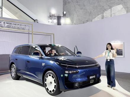 东风奕派M8首次亮相,大6座SUV,全栈华为赋能,你看好吗?